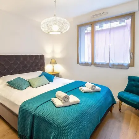Le Lion D'or: Charming With Optional Summer Multipass Apartment